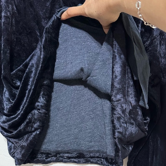 Stateside Deep Navy Blue Velvet Women’s Sweatshirt Size Small - Picture 7 of 9